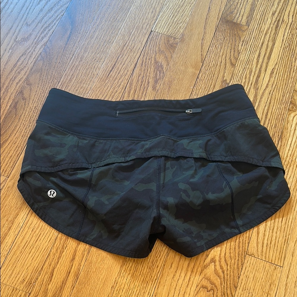 lululemon athletica Women's Black Camo Shorts